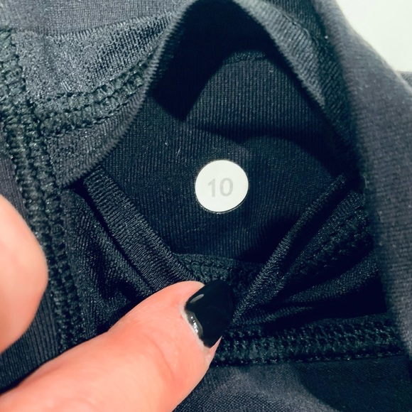 🛍2/$25 Lululemon Cross Front Capri - Picture 6 of 7